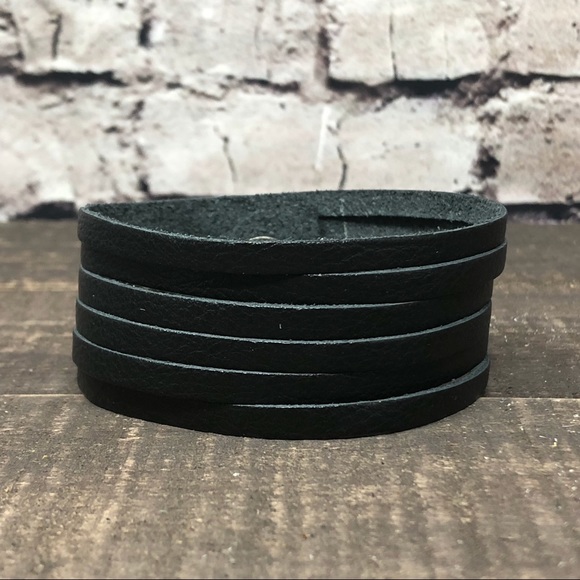 NEW Boho Full-grain leather slashed bracelet - Picture 6 of 6
